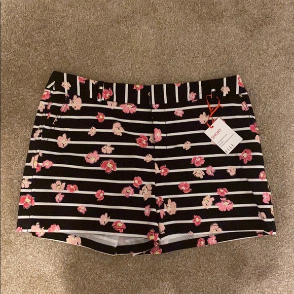 Elle size 14 flower shorts - Picture 1 of 4